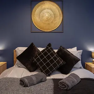 Bank Street 6 Apartment